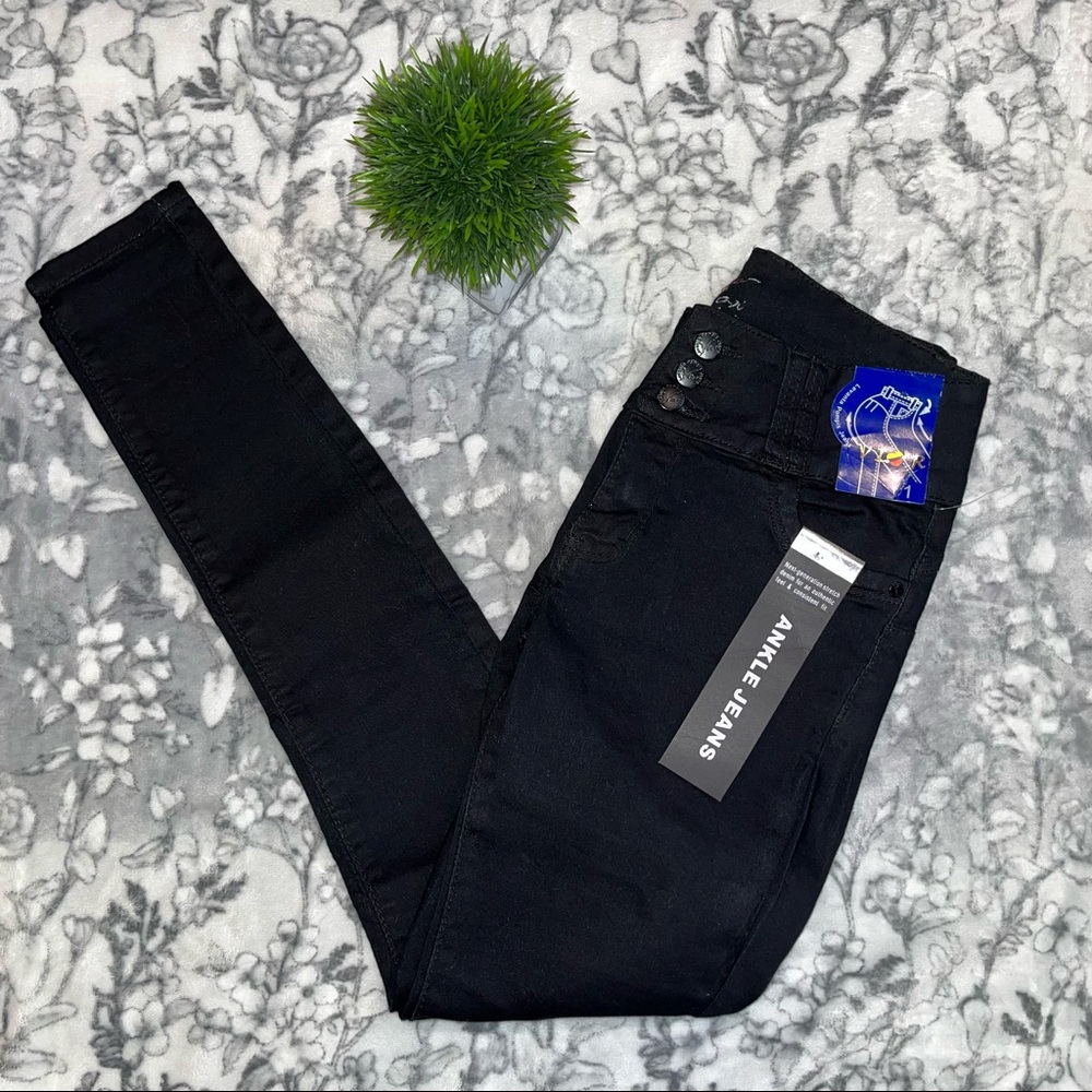 🌚 VIOR Ankle Denim Jeans